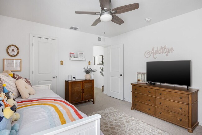 Building Photo - 10016 Thornapple Rd