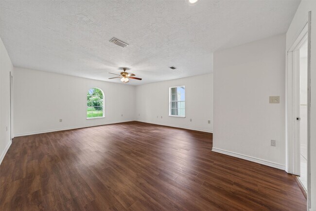Building Photo - 418 Texas St