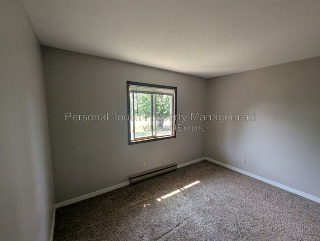 Building Photo - 130 2nd Ave