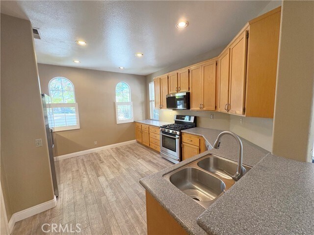 Building Photo - 5 Halcyon Ln