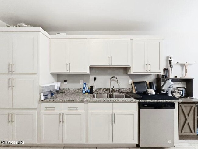 Building Photo - 13828 Summer Story Ave