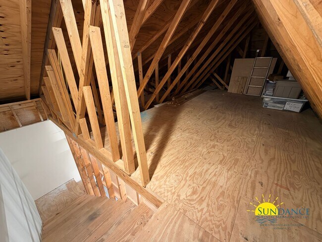 Building Photo - 249 Beachview Dr NE