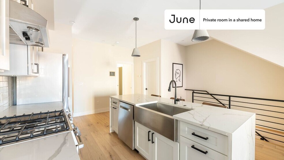 Building Photo - Room in Shared 3 bed/2.5 bath home in Columbia Heights