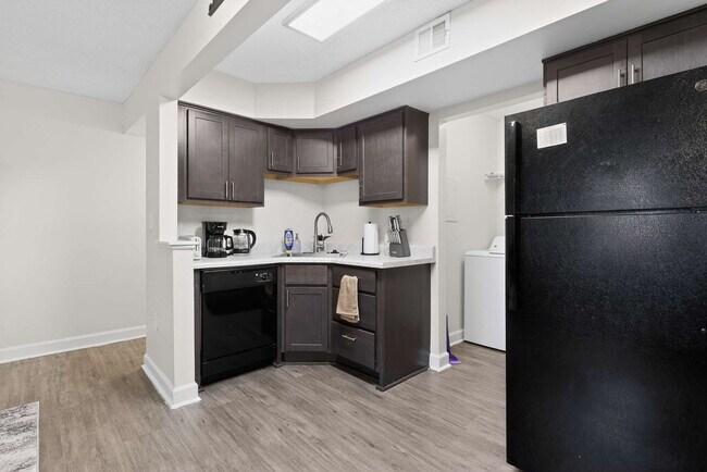 Building Photo - 800 Alexander Rd