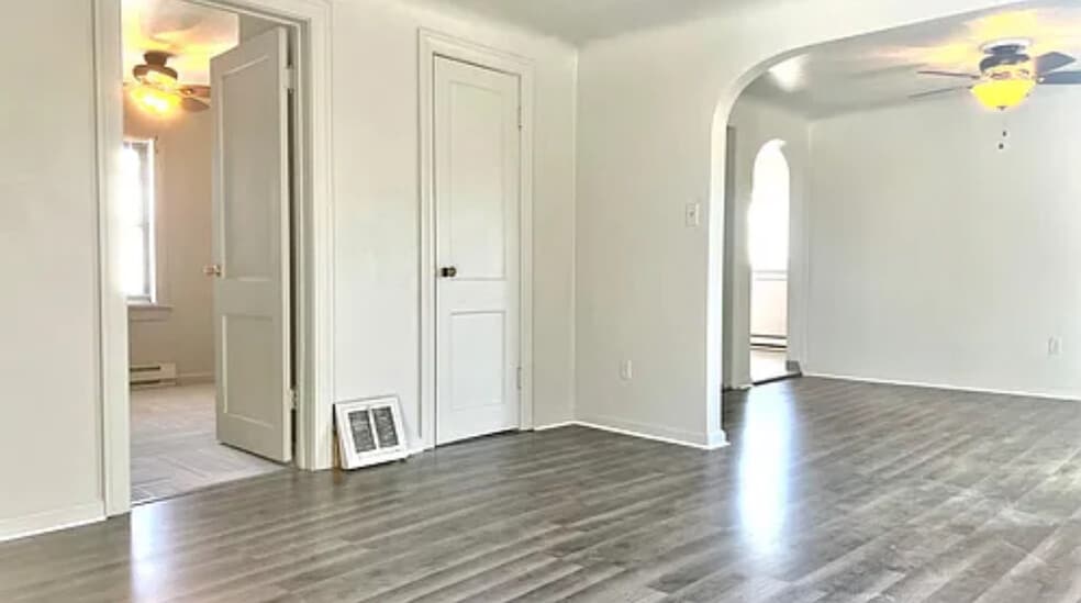 Living - 420 Taylor St