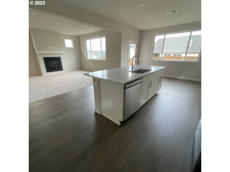 Building Photo - 2043 SE Osprey Ave