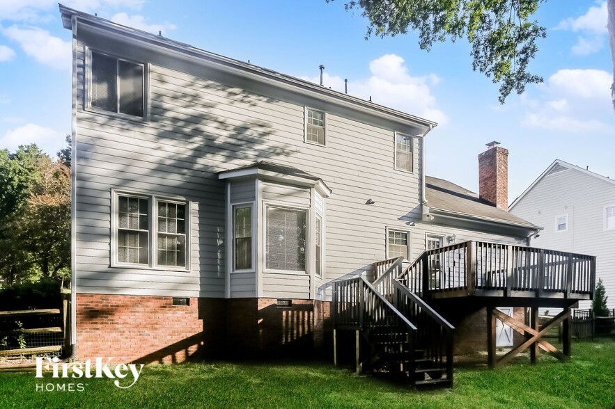 Building Photo - 3883 Meadow Ridge Dr NW