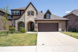 Building Photo - 1409 Arrowwood Dr