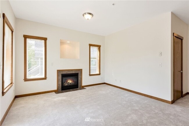 Building Photo - $500 Off 1st Month's Rent! 2 Bedroom Condo...
