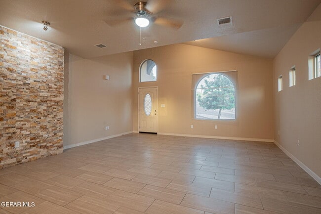 Building Photo - 7321 Mission Viejo Dr