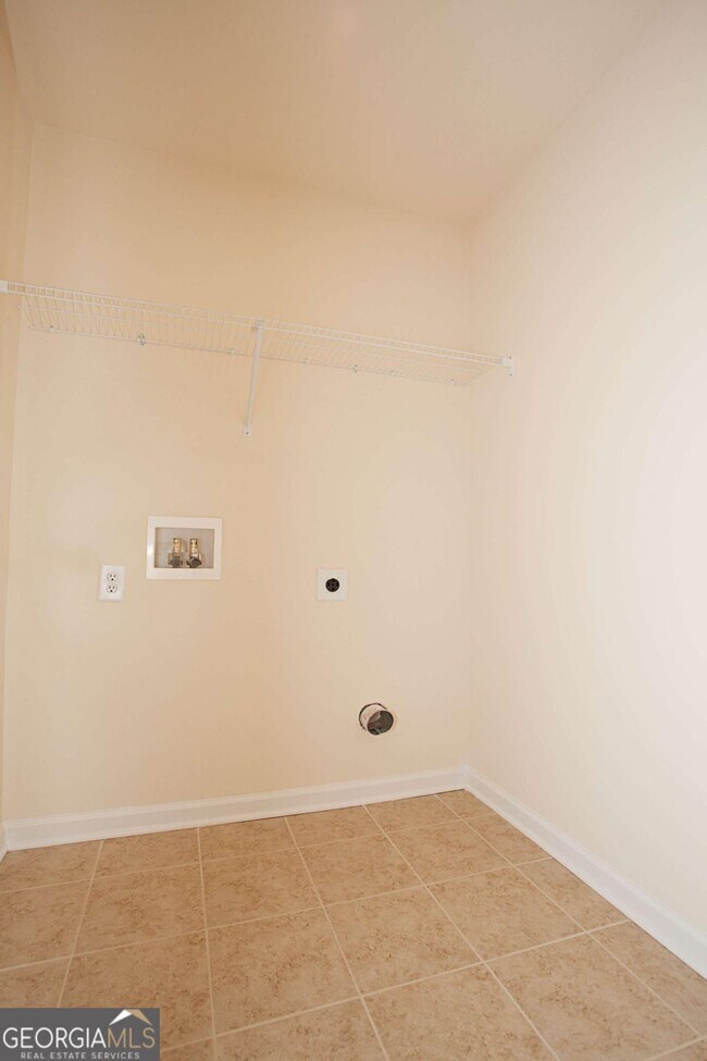 Building Photo - 4355 Almanor Cir