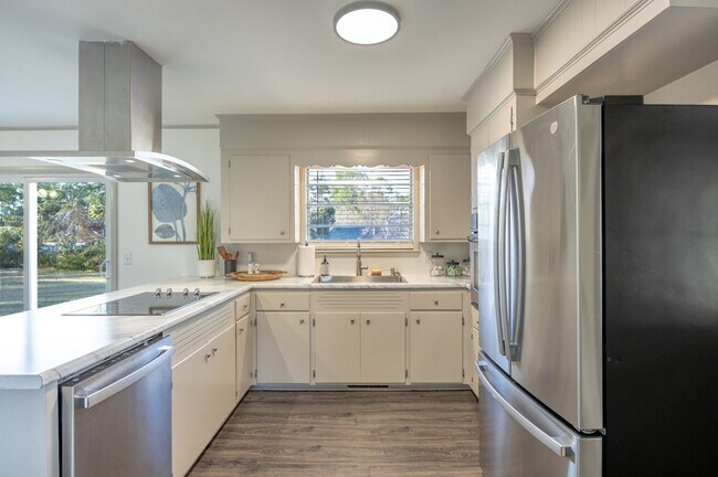 Building Photo - 523 Pitt Moore Rd