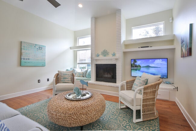 Building Photo - 927 80th St NW