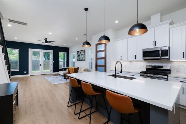Building Photo - 3546 Seabrook St