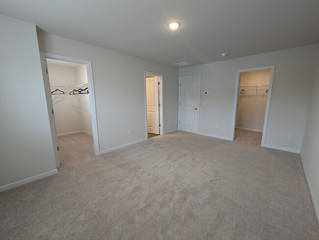 Building Photo - 1802 Pheasant Trce Cir