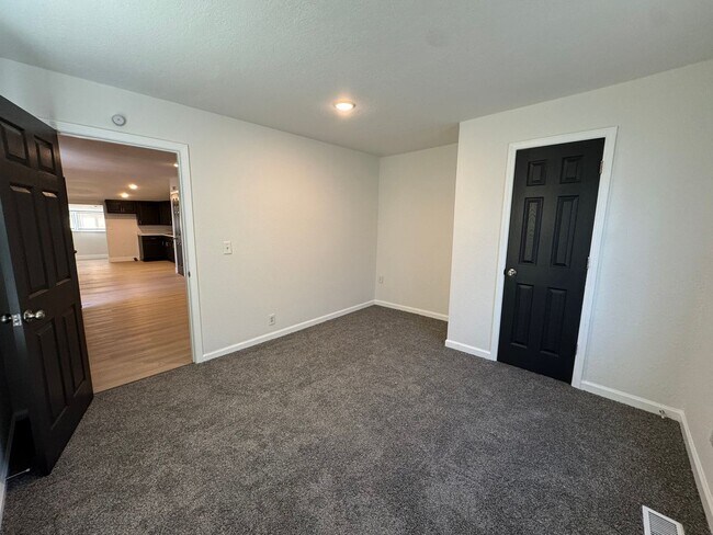 Building Photo - 1800 Gordon St