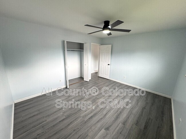 Building Photo - 1595 Luna Vista St