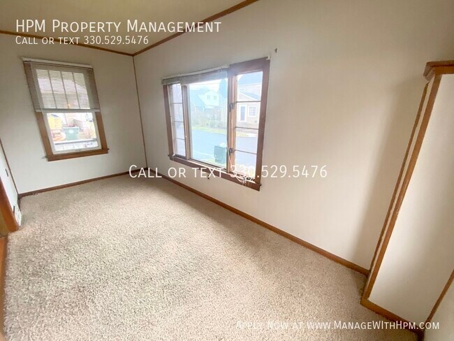 Building Photo - 2109 Woodland Ave NW