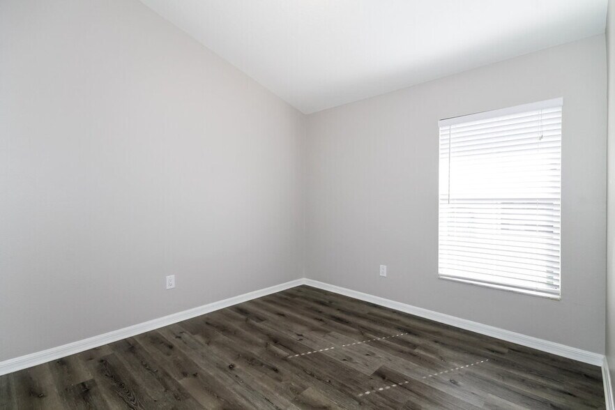 Building Photo - 11716 S Stone Ln