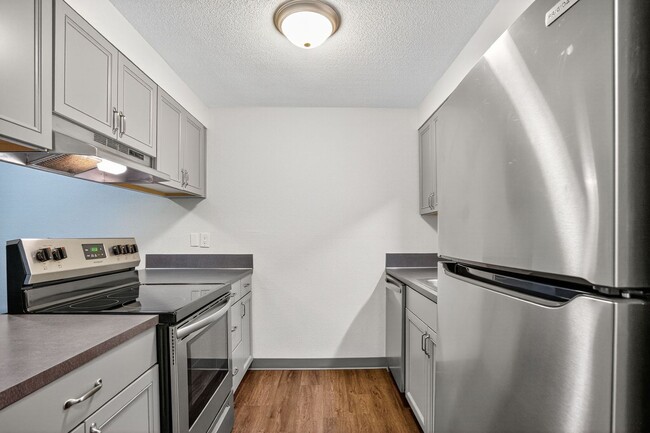 Building Photo - 2865 N Clark Ct