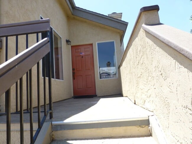 Building Photo - 1202 Donax Ave