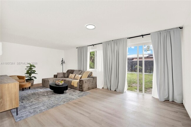 Building Photo - 51 NE 56th Ct