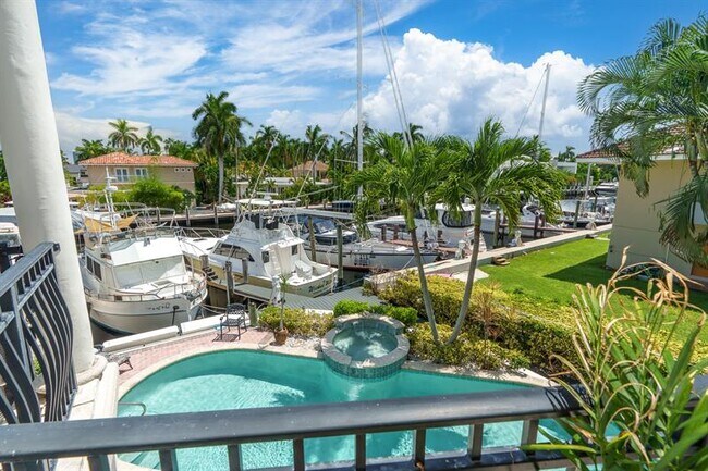 Building Photo - 70 Isle of Venice Dr