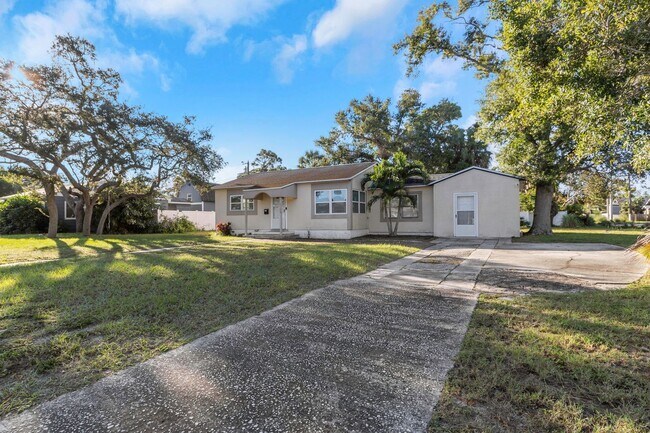 Building Photo - 5148 Tampa Bay Growth Fund 2 LLC