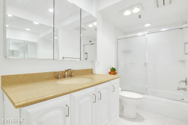 Building Photo - 2 br, 2 bath Condo - 899 Jeffery St Apt 602