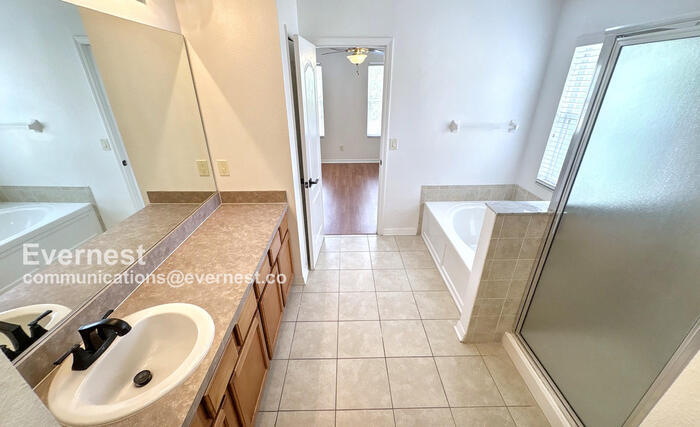 Building Photo - 10545 Shady Falls Ct