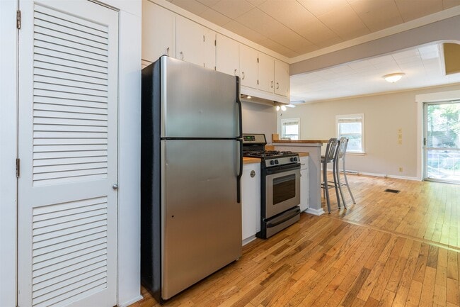 Building Photo - 21 Folsom St