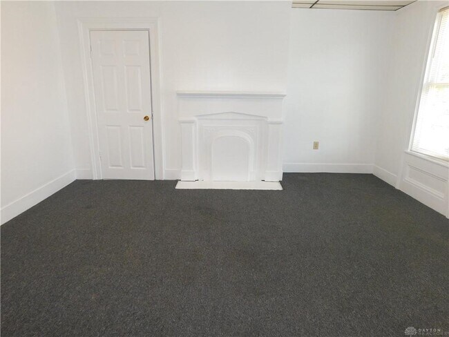 Building Photo - 606 1/2 Mason St