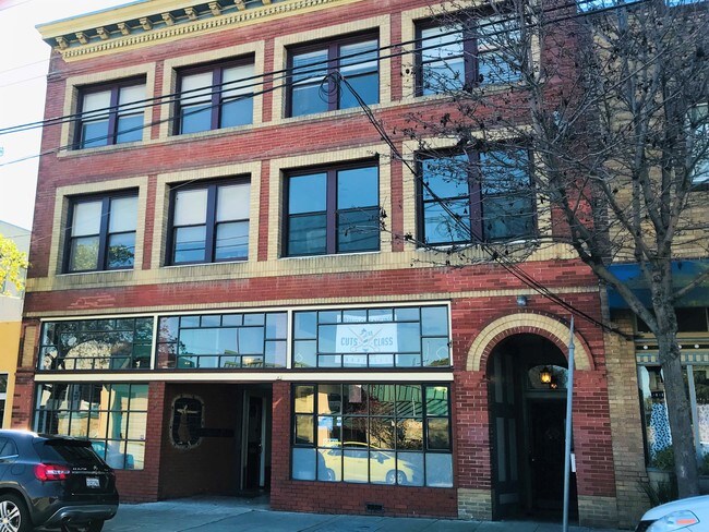 Building Photo - 149 W Richmond Ave