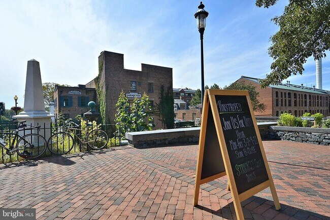 Building Photo - 2500 Q St NW