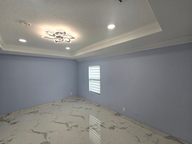 Building Photo - 716 Truman St