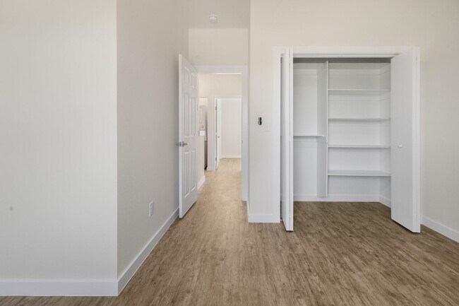 Building Photo - Brand New Townhomes 15 Minutes from Bentonville!