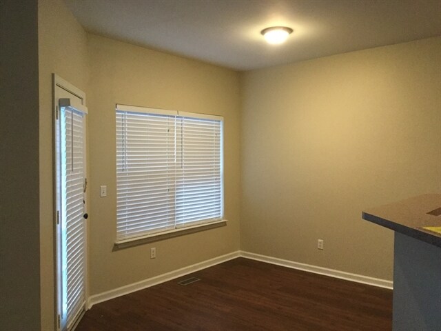 Building Photo - 204 Annesbury Ln