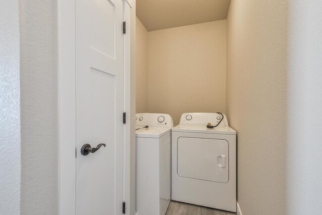 Building Photo - Beautiful 3 Bedroom, 2 Bath Ranch in Berthoud!