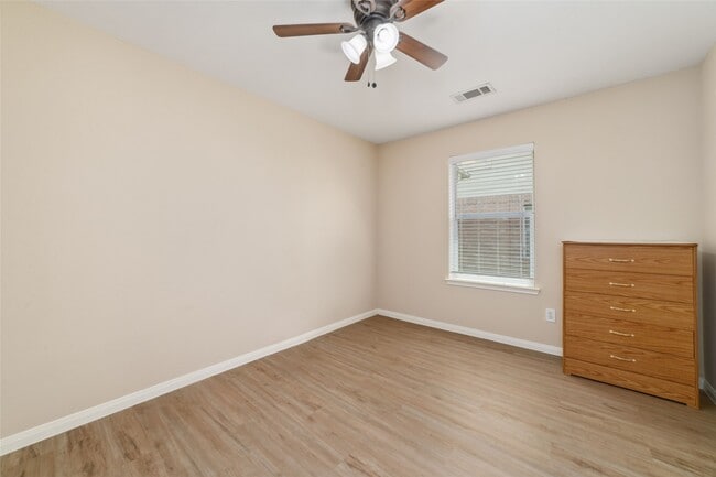 Building Photo - 8123 Solara Bend Ct