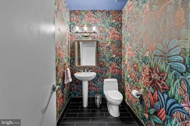 Building Photo - 1200 Steuart St