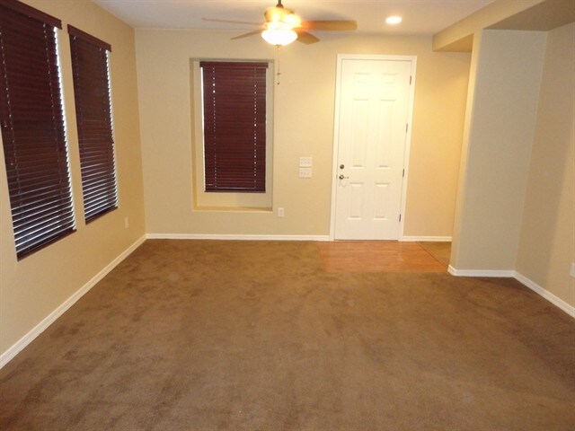 Building Photo - 257 W Paseo Celestial