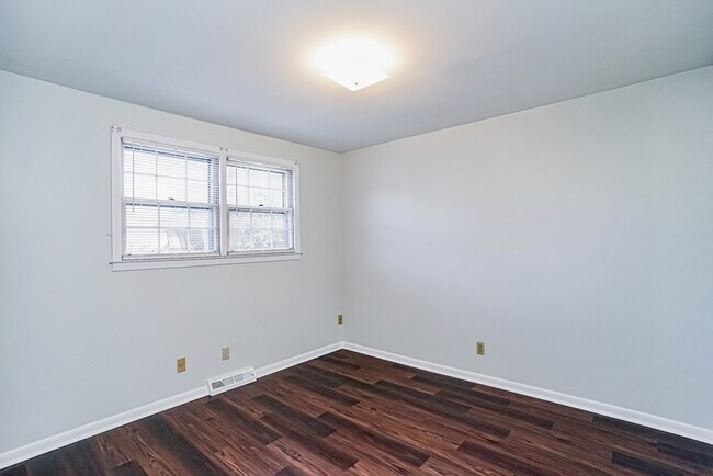 Building Photo - 105 Brandybrook Ln