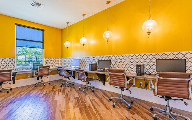 Building Photo - 4590 Winkler Ave