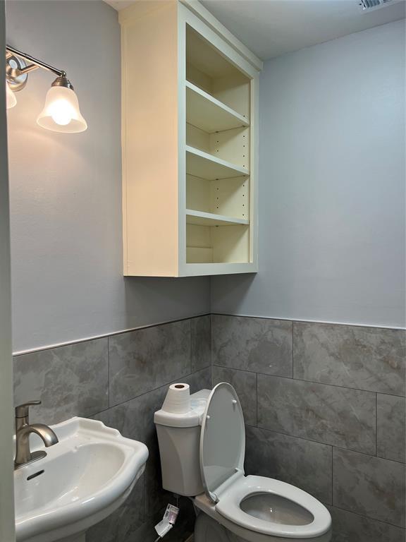 Building Photo - 5807 W 43rd St