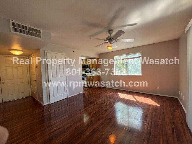 Building Photo - Come See This Spacious 2-bedroom 2-Bath in Downtown Salt Lake City!!