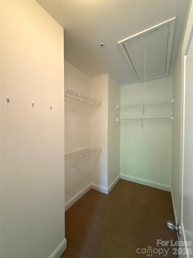 Building Photo - 534 Oakland Ave