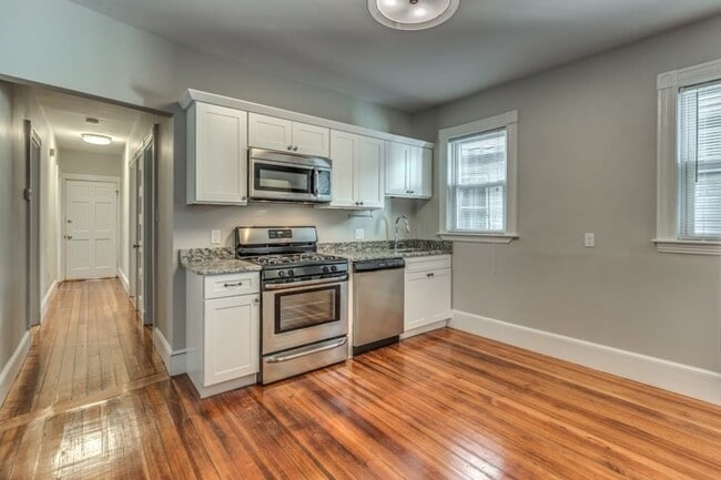 Building Photo - 15 Clementine Park