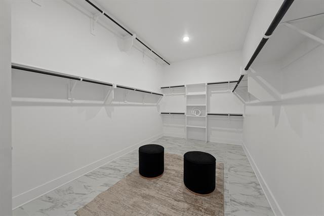 Building Photo - 10375 Great Days Dr