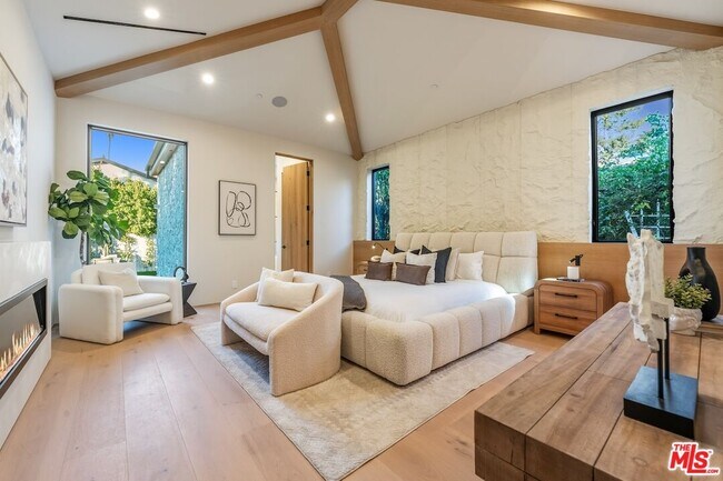 Building Photo - 14647 Morrison St