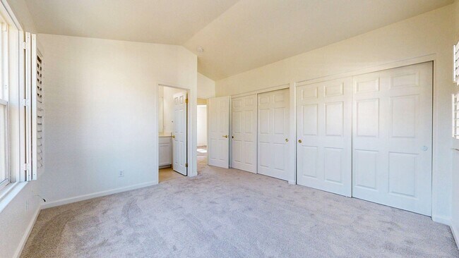 Building Photo - Beautiful 3 Bedroom 2.5 Bath Single Family...